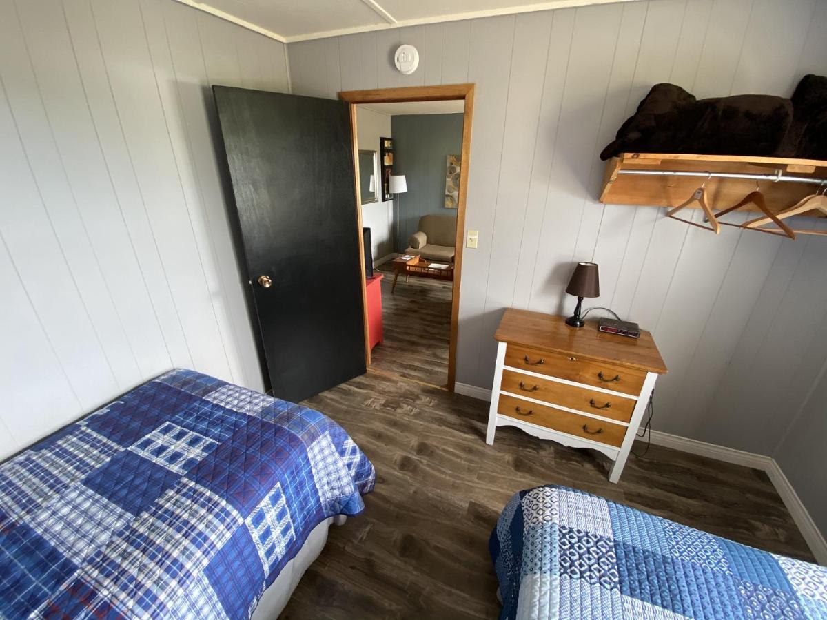 The Pines Motel And Cottages Rustico Экстерьер фото