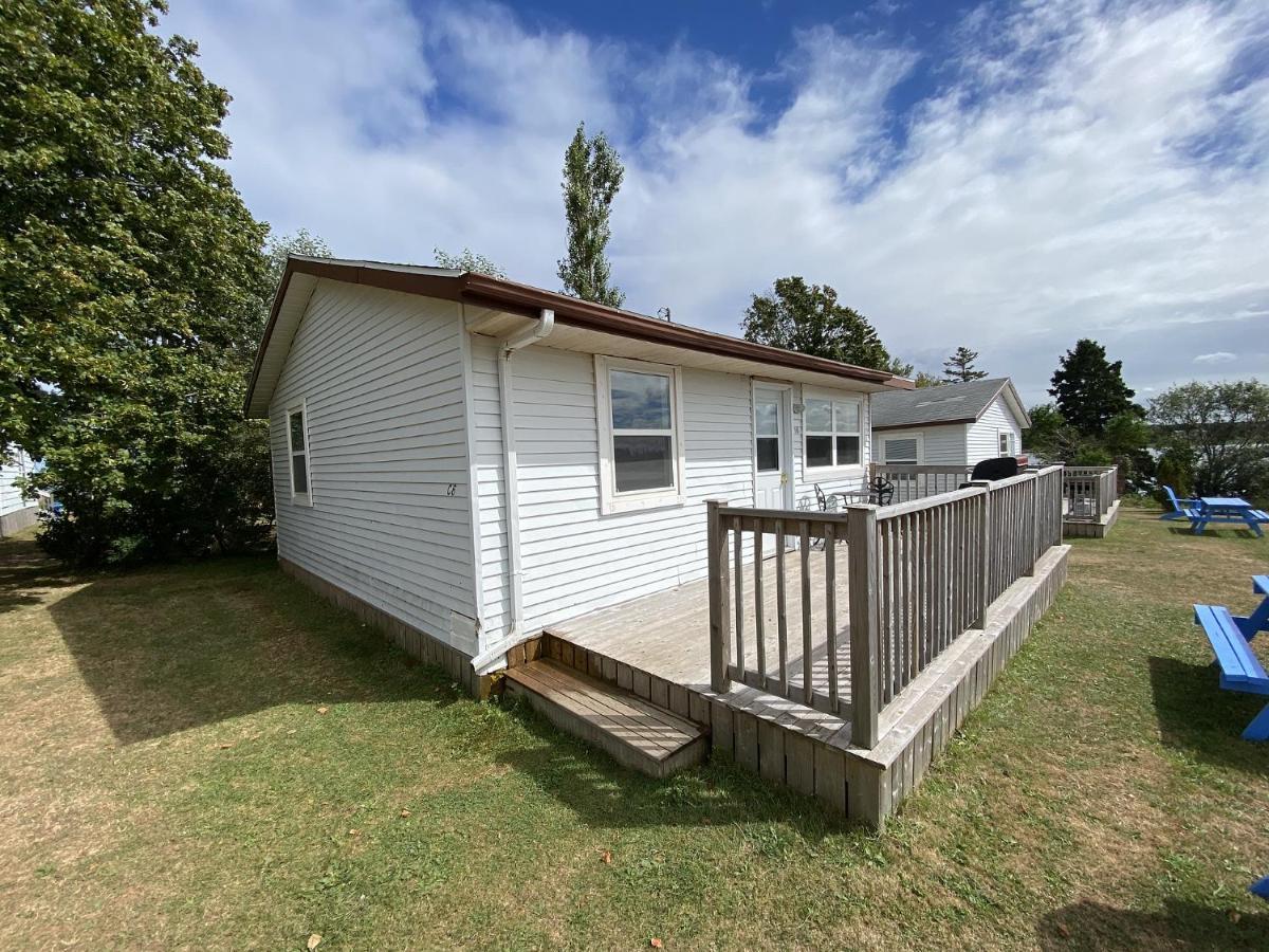 The Pines Motel And Cottages Rustico Экстерьер фото
