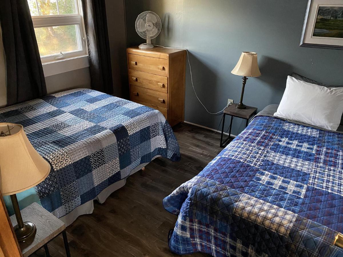 The Pines Motel And Cottages Rustico Экстерьер фото