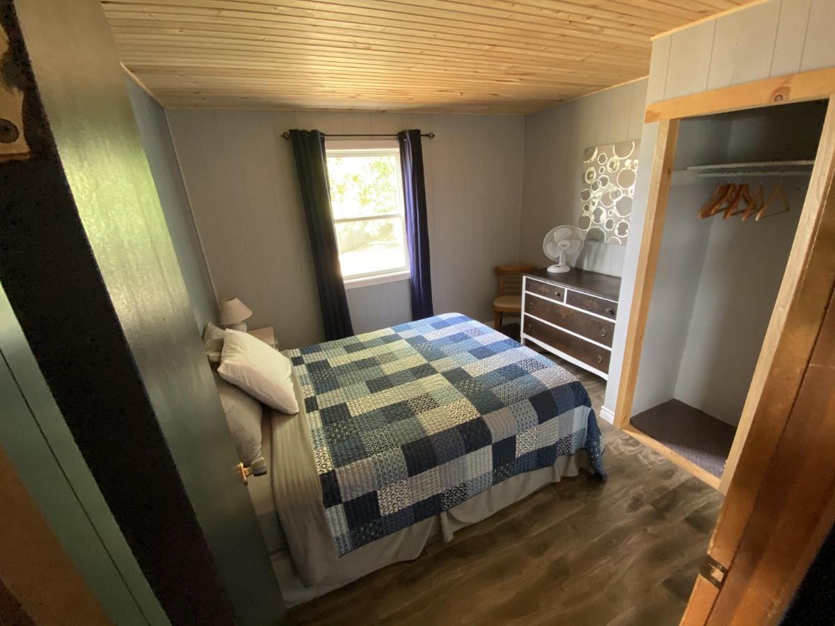 The Pines Motel And Cottages Rustico Экстерьер фото