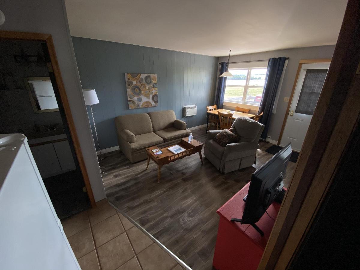 The Pines Motel And Cottages Rustico Экстерьер фото