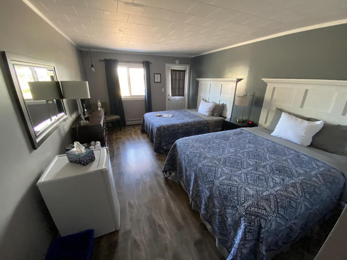 The Pines Motel And Cottages Rustico Экстерьер фото