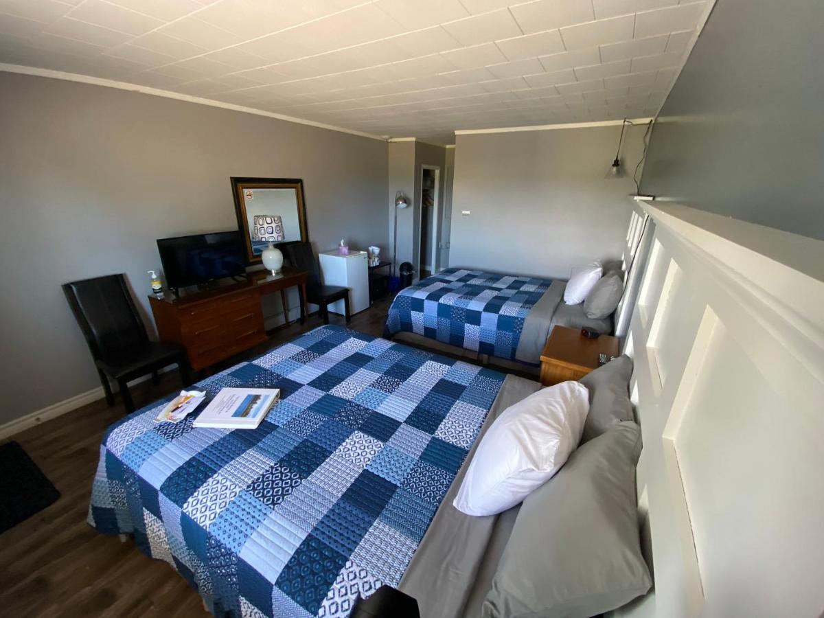 The Pines Motel And Cottages Rustico Экстерьер фото