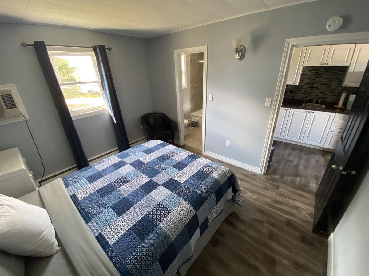 The Pines Motel And Cottages Rustico Экстерьер фото
