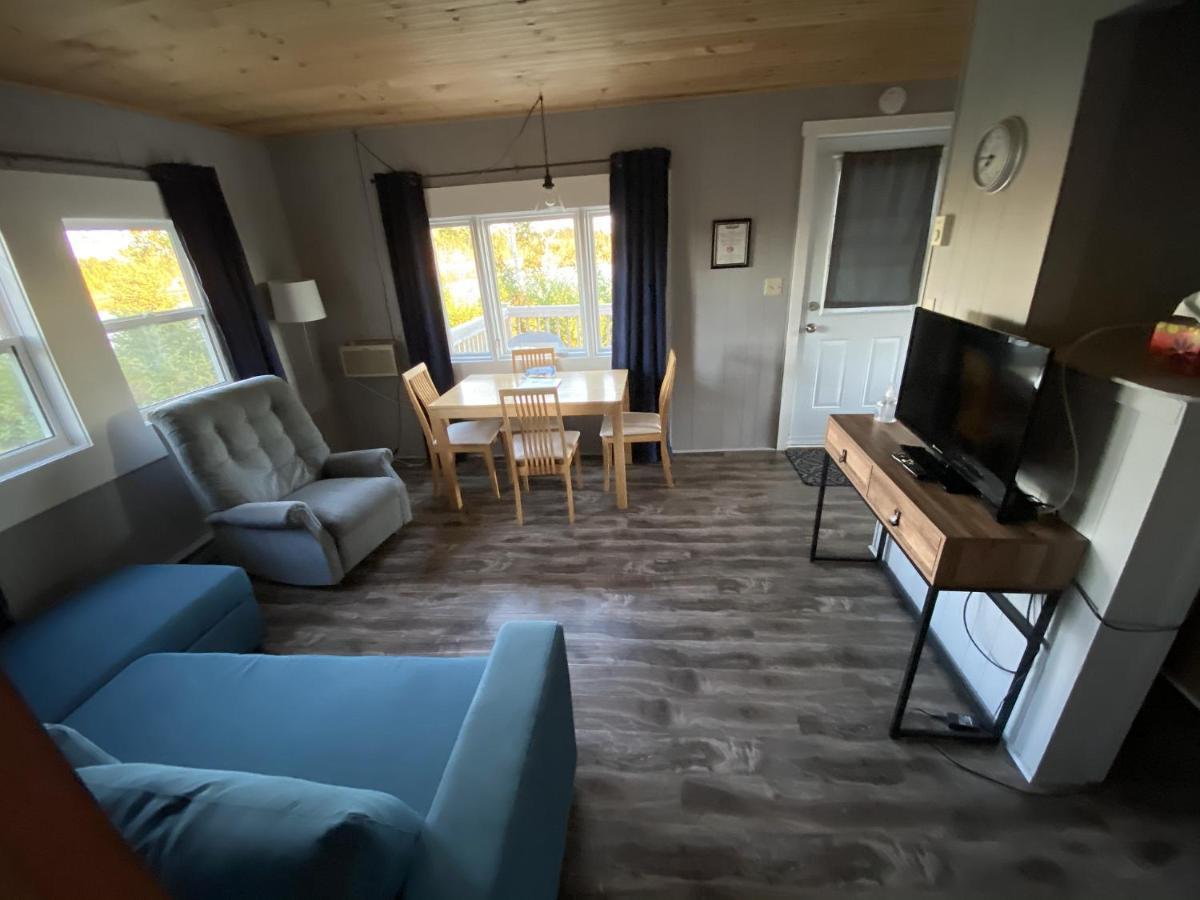 The Pines Motel And Cottages Rustico Экстерьер фото
