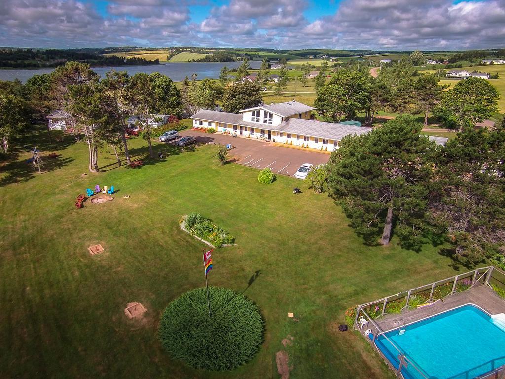 The Pines Motel And Cottages Rustico Экстерьер фото
